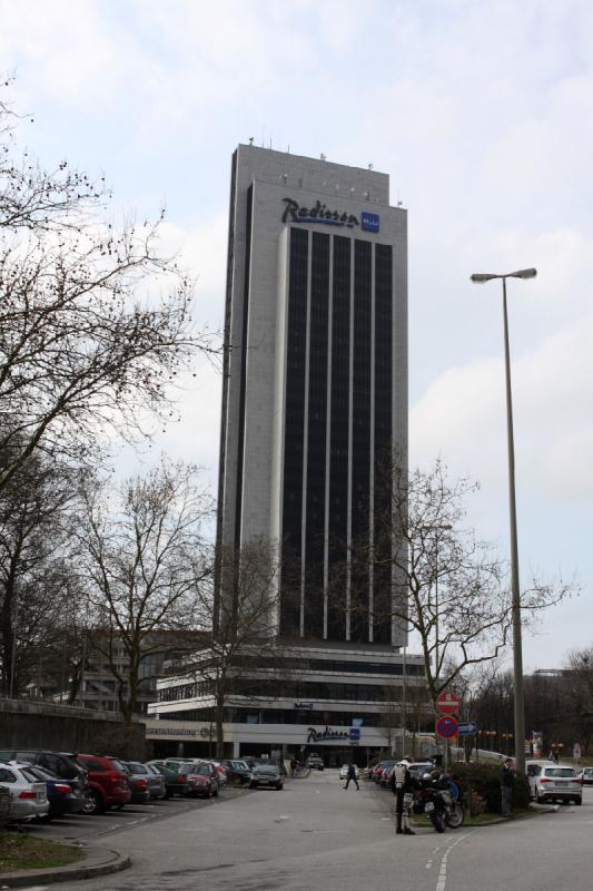 2010-04-05 16:27:13 ** Germany, Hamburg ** The Radisson Blu Hotel Hamburg at the Marseiller Straße with its 108 meters is the highest building of the city.