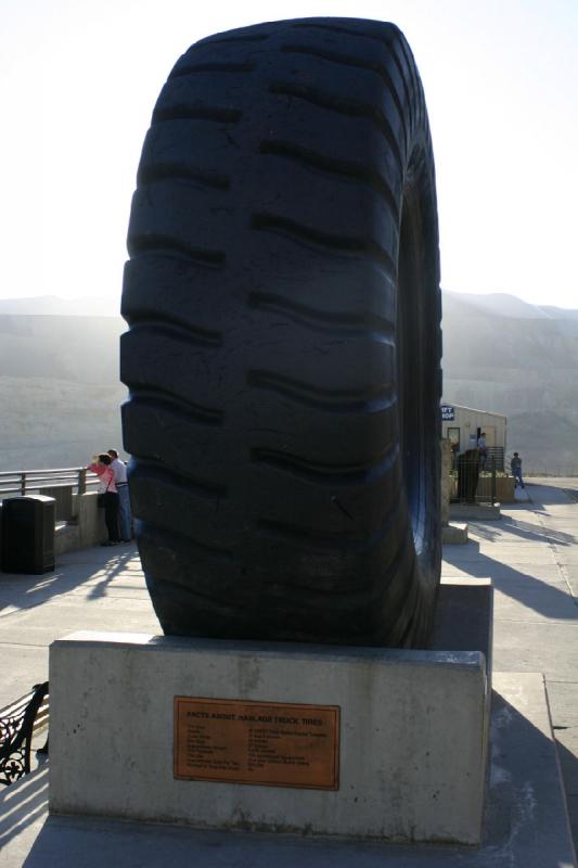 2005-05-22 19:24:16 ** Utah ** Tire of the trucks that work in the mine.