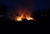 Das Osterfeuer am Abend vor Ostern in Hundsmühlen.