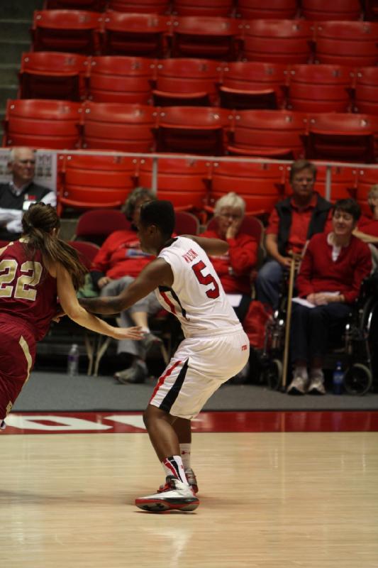 2013-11-08 21:51:19 ** Basketball, Cheyenne Wilson, Damenbasketball, University of Denver, Utah Utes ** 