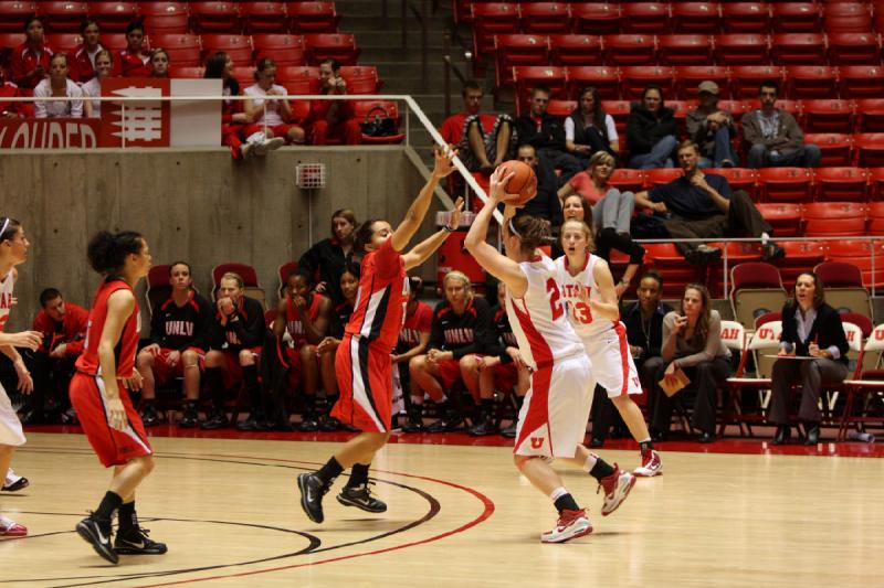 2010-01-16 15:13:02 ** Basketball, Halie Sawyer, Kalee Whipple, Rachel Messer, UNLV, Utah Utes, Women's Basketball ** 