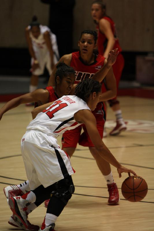 2012-11-13 19:16:08 ** Basketball, Ciera Dunbar, Iwalani Rodrigues, Southern Utah, Utah Utes, Women's Basketball ** 