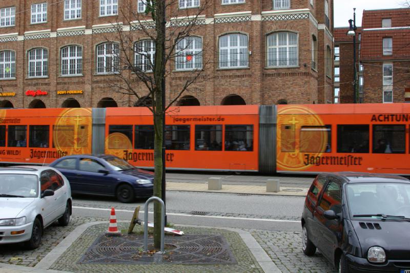 2006-11-26 13:49:12 ** Deutschland, Rostock ** Jägermeister-Straßenbahn in Rostock.