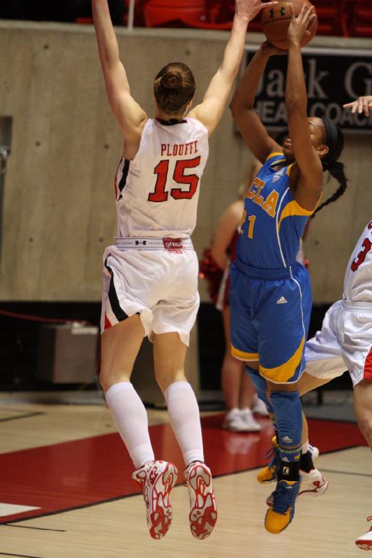 2014-03-02 14:26:31 ** Basketball, Damenbasketball, Malia Nawahine, Michelle Plouffe, UCLA, Utah Utes ** 