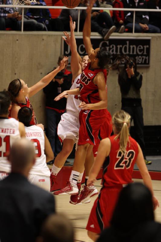2012-11-13 20:45:07 ** Basketball, Chelsea Bridgewater, Damenbasketball, Iwalani Rodrigues, Rachel Messer, Southern Utah, Utah Utes ** 