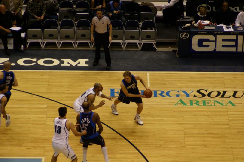 2008-03-03 20:27:32 ** Basketball, Utah Jazz ** Dirk Nowitzki during offense.