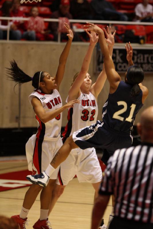 2011-01-01 15:10:09 ** Basketball, Damenbasketball, Diana Rolniak, Iwalani Rodrigues, Utah State, Utah Utes ** 