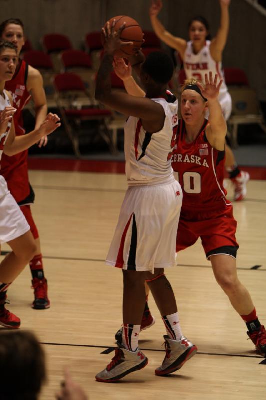 2013-11-15 19:01:15 ** Basketball, Cheyenne Wilson, Damenbasketball, Emily Potter, Malia Nawahine, Nebraska, Utah Utes ** 