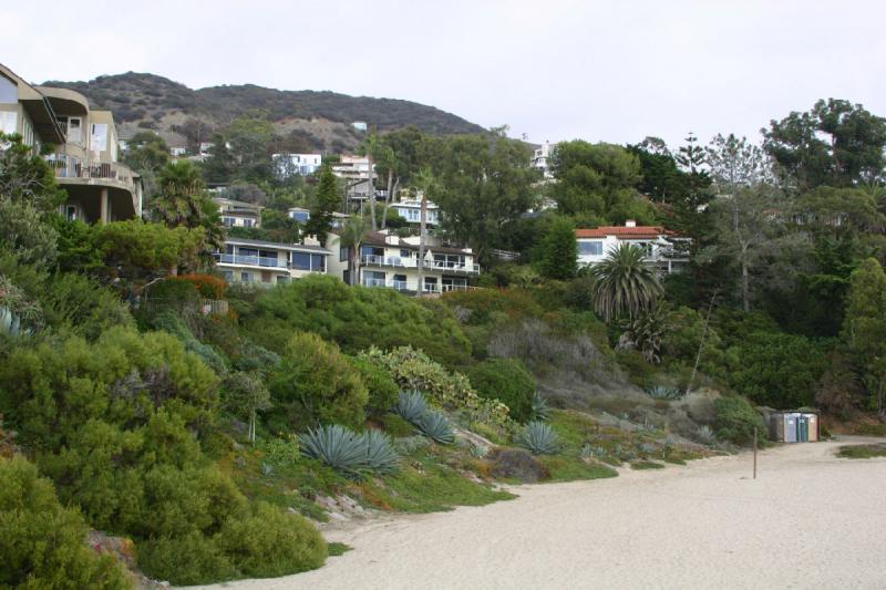 2007-10-13 15:48:04 ** California ** Houses at the beach.