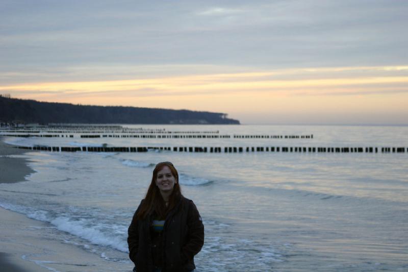 2006-11-26 15:49:04 ** Germany, Katie, Warnemünde ** Katie at the Baltic Sea beach of Warnemünde.