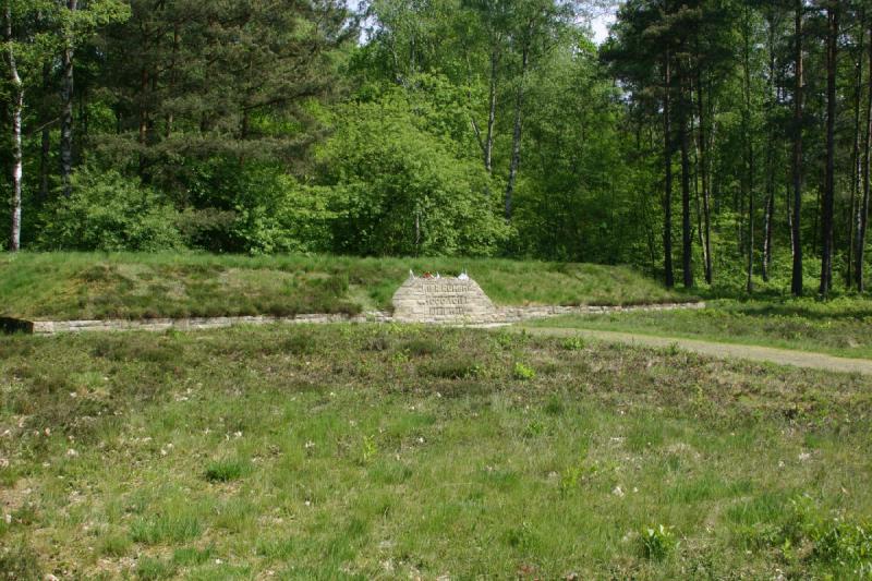 2008-05-13 14:11:06 ** Bergen-Belsen, Concentration Camp, Germany ** Here rest 1000 dead.