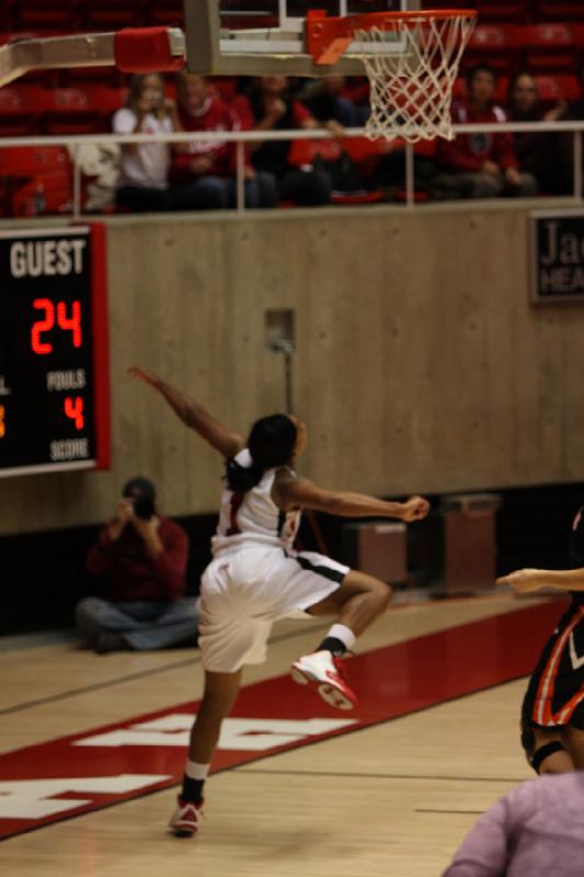 2011-12-06 20:20:05 ** Basketball, Idaho State, Janita Badon, Utah Utes, Velaida Harris, Women's Basketball ** 