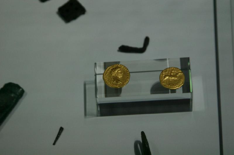 2008-05-20 14:21:12 ** Germany, Kalkriese ** Two of the gold coins what were found in the battle field. 2008-05-20 14:21:12 ** Germany, Kalkriese ** Two of the gold coins what were found in the battle field.