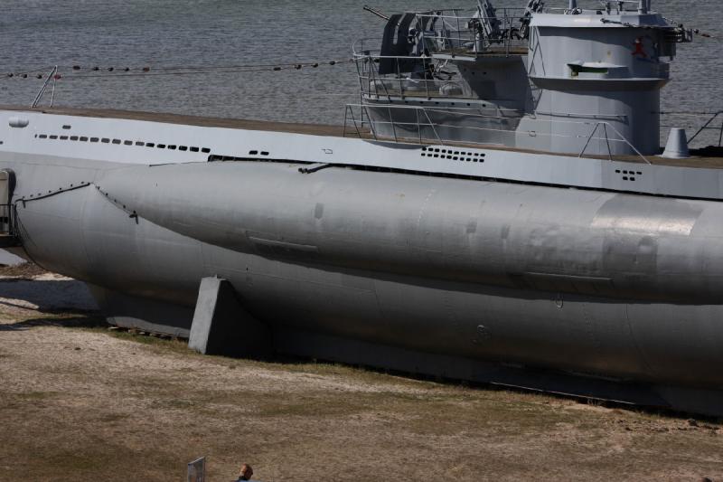 2010-04-07 13:36:10 ** Germany, Laboe, Submarines, Type VII, U 995 ** Saddle tank.