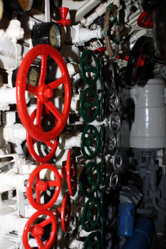 2010-04-07 12:04:02 ** Germany, Laboe, Submarines, Type VII, U 995 ** Valves on the port side of the control room.