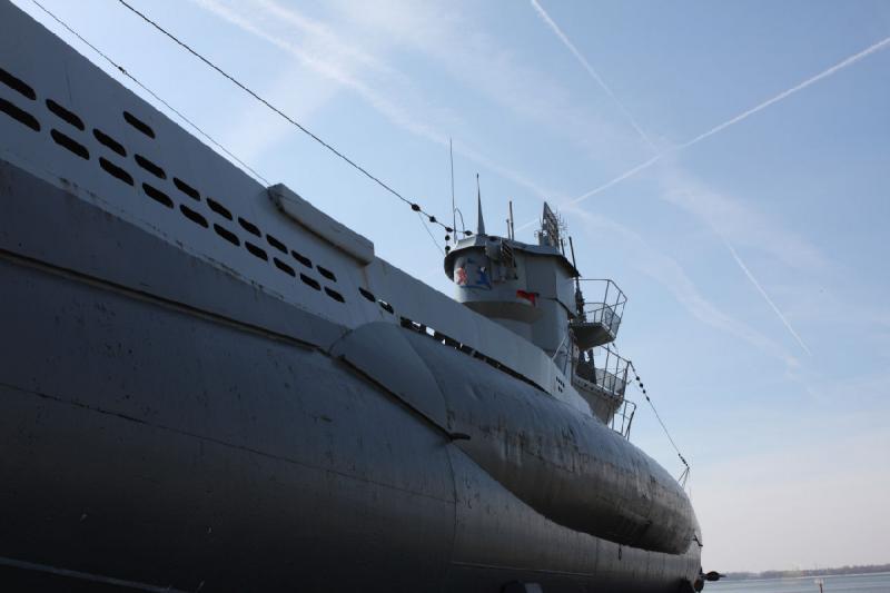 2010-04-07 12:24:02 ** Germany, Laboe, Submarines, Type VII, U 995 ** Port side of U 995.