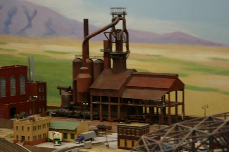 2006-11-25 09:22:04 ** Germany, Hamburg, Miniature Wonderland ** Factory in the american part of the exhibit.