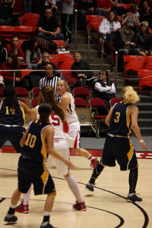 2012-12-20 19:59:40 ** Basketball, Michelle Plouffe, Rachel Messer, UC Irvine, Utah Utes, Women's Basketball ** 