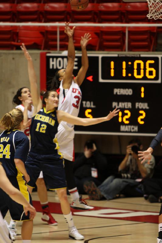 2012-11-16 16:46:46 ** Basketball, Chelsea Bridgewater, Ciera Dunbar, Michigan, Utah Utes, Women's Basketball ** 