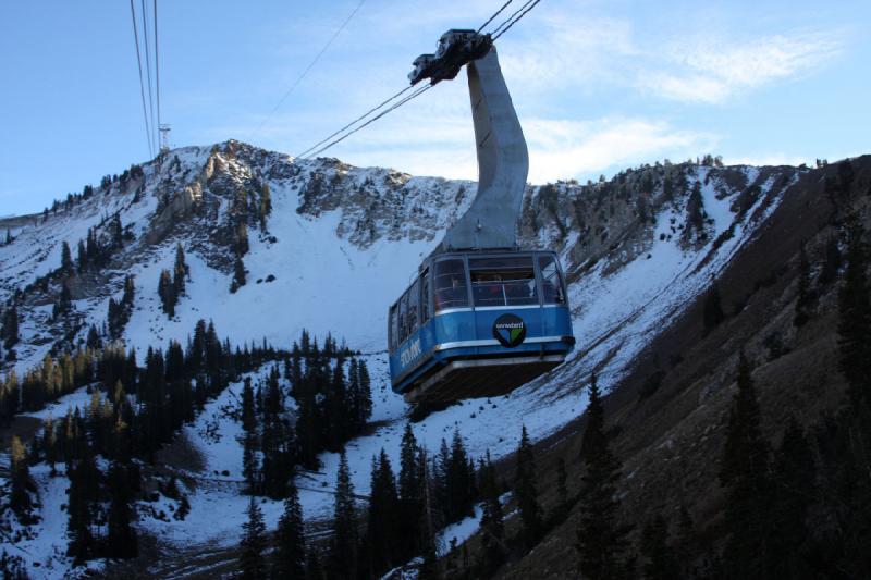 2008-10-25 16:34:11 ** Little Cottonwood Canyon, Snowbird, Utah ** The last tram up the mountain.