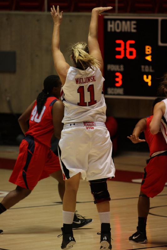 2011-11-05 17:36:40 ** Basketball, Dixie State, Taryn Wicijowski, Utah Utes, Women's Basketball ** 