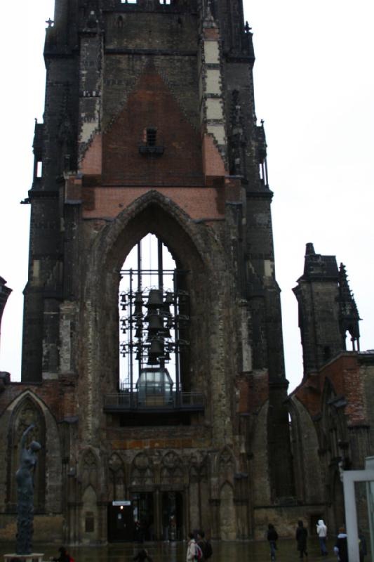 2006-11-25 12:06:58 ** Germany, Hamburg, St. Nikolai ** Looking from the nave towards the tower.