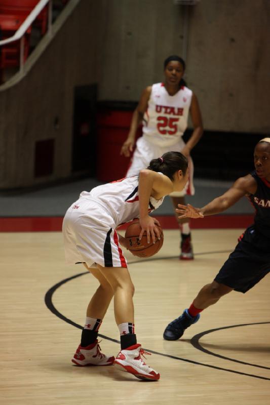 2013-12-21 15:31:44 ** Awa Kalmström, Basketball, Malia Nawahine, Samford, Utah Utes, Women's Basketball ** 