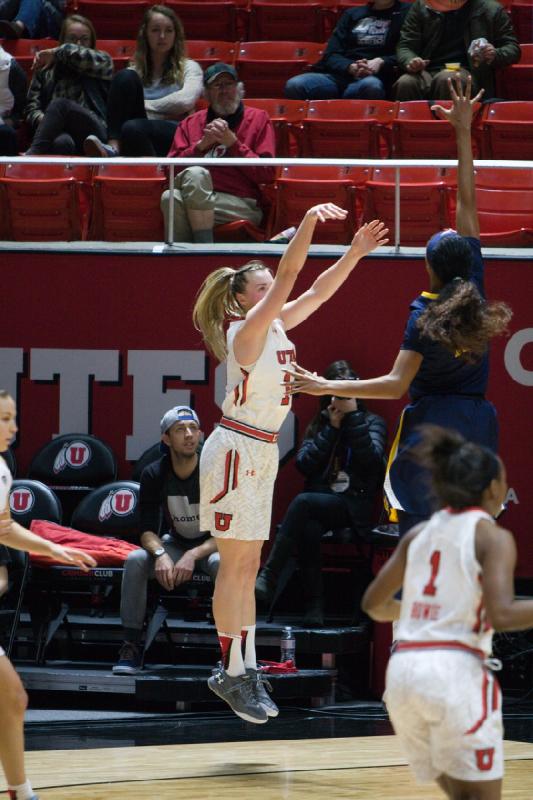 2016-02-19 18:16:06 ** Basketball, Cal, Damenbasketball, Gabrielle Bowie, Katie Kuklok, Paige Crozon, Utah Utes ** 
