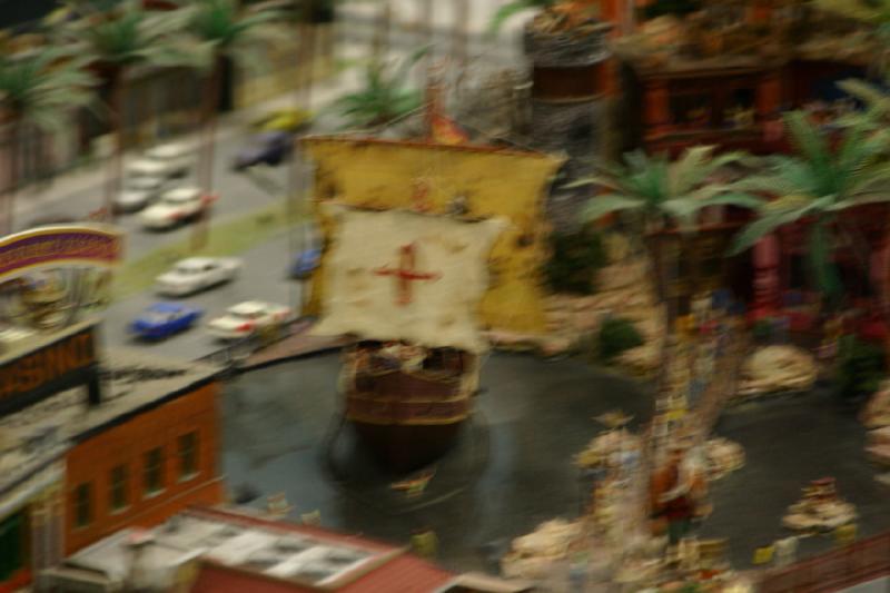 2006-11-25 09:31:48 ** Deutschland, Hamburg, Miniaturwunderland ** Verwackeltes Treasure Island.