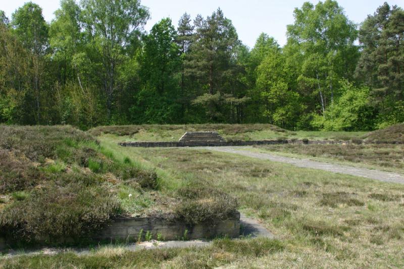 2008-05-13 13:39:04 ** Bergen-Belsen, Concentration Camp, Germany ** Mass grave for an unknown number of victims.