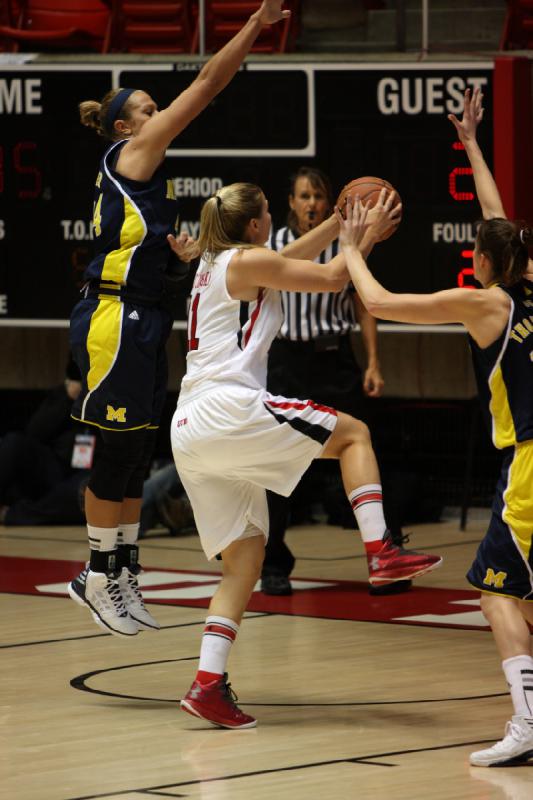 2012-11-16 16:40:58 ** Basketball, Damenbasketball, Michigan, Taryn Wicijowski, Utah Utes ** 