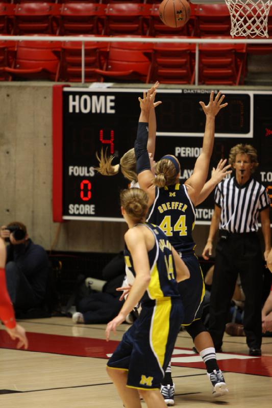 2012-11-16 16:33:48 ** Basketball, Damenbasketball, Michigan, Taryn Wicijowski, Utah Utes ** 