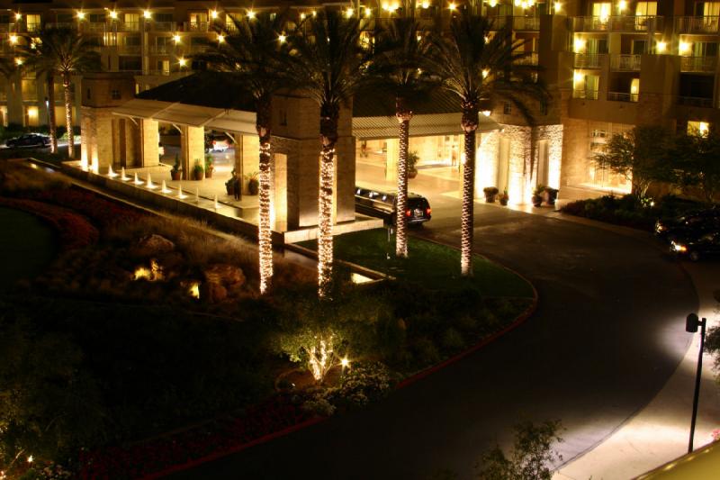 2007-04-14 20:12:08 ** Phoenix ** Porte cochère of the JW Marriott Desert Ridge.