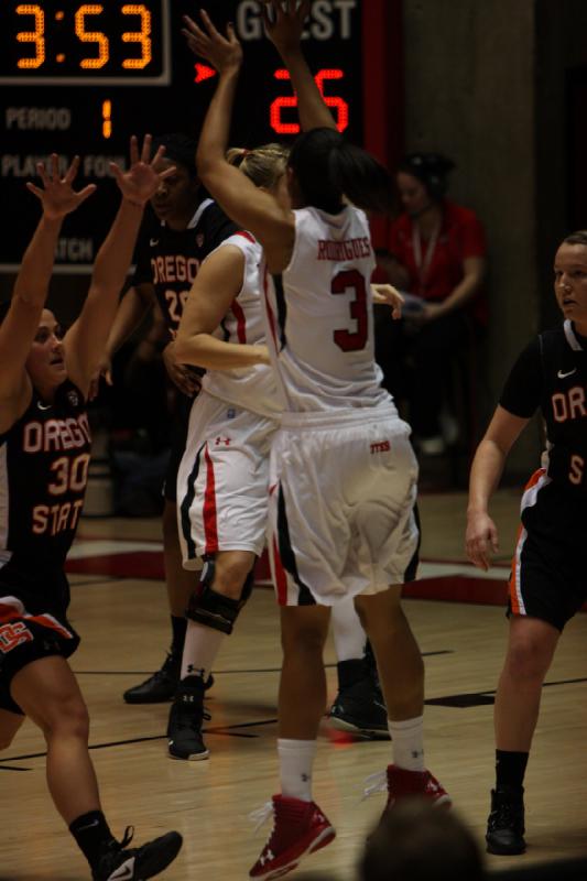 2012-03-01 19:27:17 ** Basketball, Damenbasketball, Iwalani Rodrigues, Oregon State, Taryn Wicijowski, Utah Utes ** 