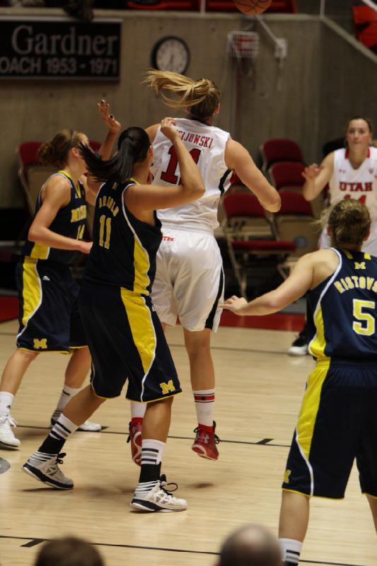 2012-11-16 17:33:47 ** Basketball, Michigan, Paige Crozon, Taryn Wicijowski, Utah Utes, Women's Basketball ** 