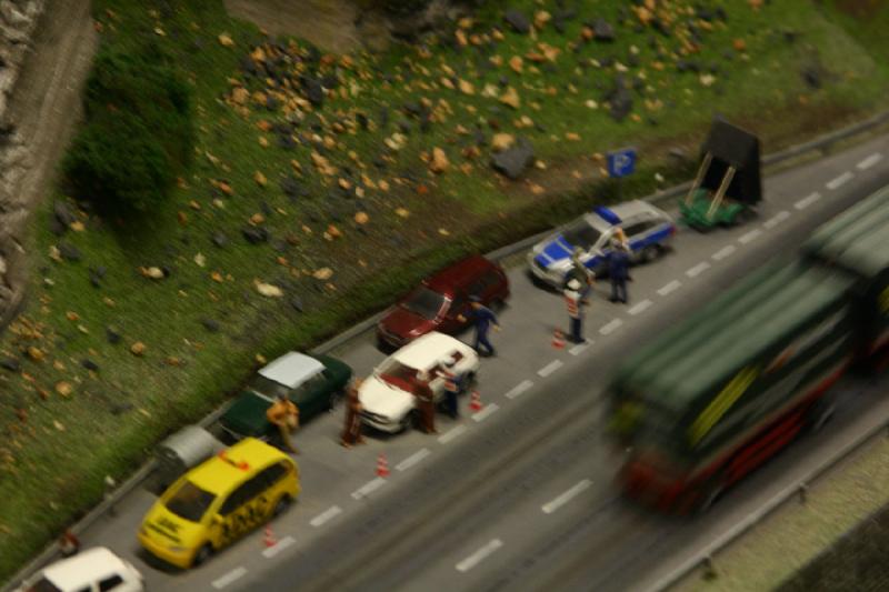 2006-11-25 10:42:30 ** Deutschland, Hamburg, Miniaturwunderland ** Pannenhilfe durch den ADAC.