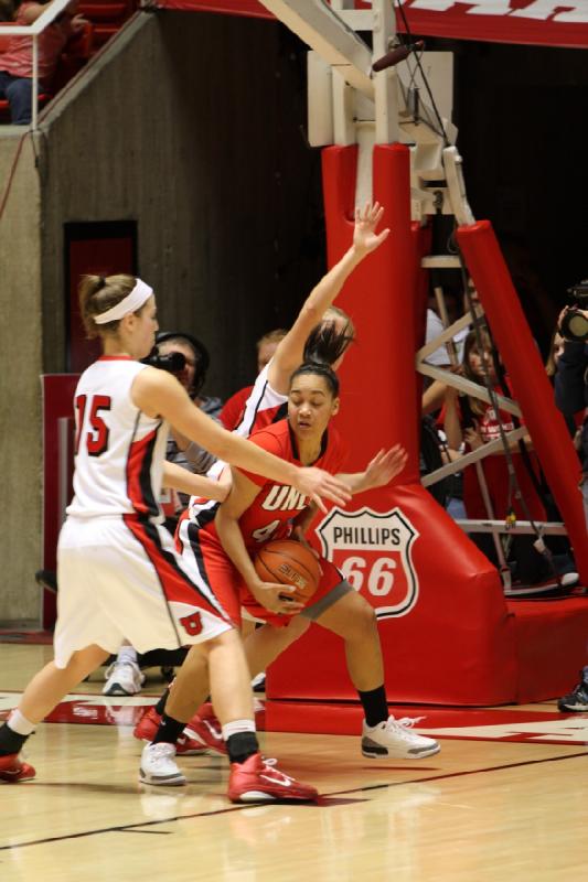 2011-02-01 21:41:55 ** Basketball, Michelle Plouffe, Rachel Messer, UNLV, Utah Utes, Women's Basketball ** 