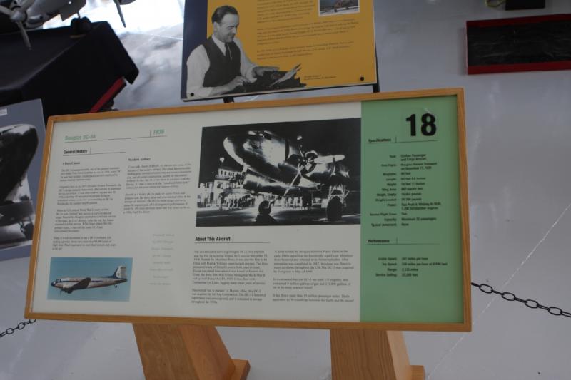 2011-03-26 15:15:22 ** Evergreen Luft- und Raumfahrtmuseum ** Beschreibung für die Douglas DC-3A.