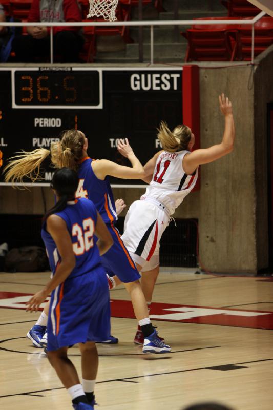 2012-12-15 15:39:31 ** Basketball, Damenbasketball, Houston Baptist Huskies, Taryn Wicijowski, Utah Utes ** 