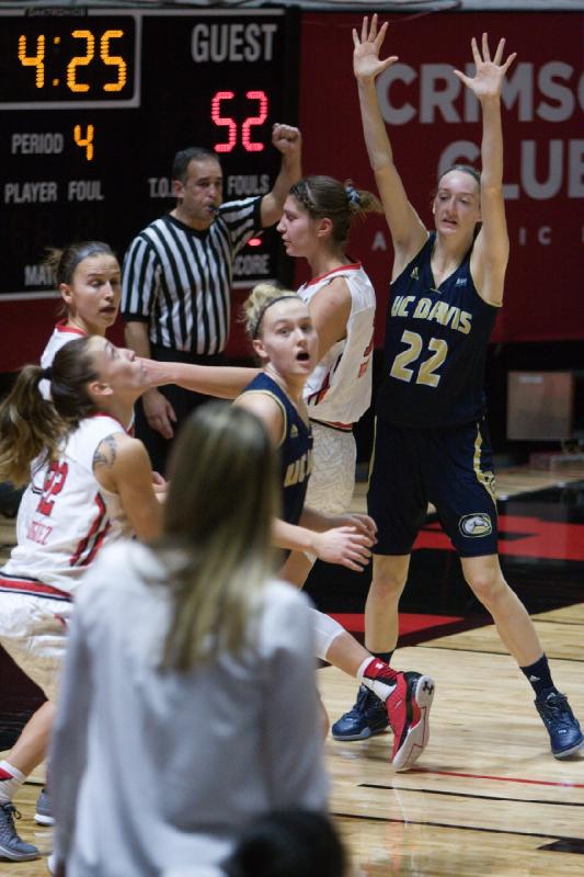 2015-12-29 20:32:32 ** Basketball, Damenbasketball, Danielle Rodriguez, Emily Potter, Katie Kuklok, UC Davis, Utah Utes ** 