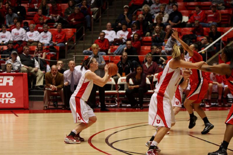 2010-01-16 16:17:09 ** Basketball, Kalee Whipple, Taryn Wicijowski, UNLV, Utah Utes, Women's Basketball ** 