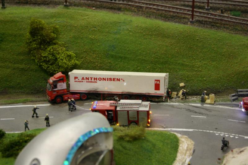 2006-11-25 09:44:24 ** Germany, Hamburg, Miniature Wonderland ** This truck apparently went off the road.