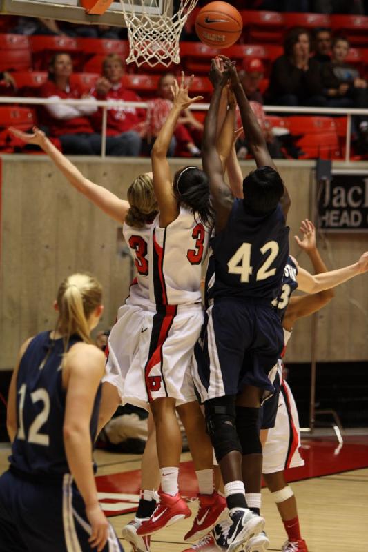 2011-01-01 15:26:11 ** Basketball, Damenbasketball, Diana Rolniak, Iwalani Rodrigues, Utah State, Utah Utes ** 