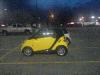 Mein smart und dahinter ein Mini Cooper, der auf gleicher Höhe wie der smart geparkt war. Der Mini ist viel länger.