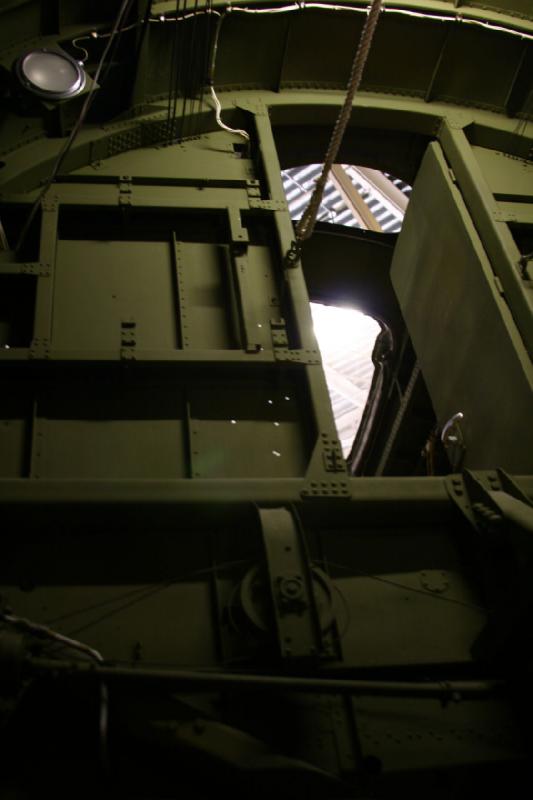 2007-04-01 15:18:10 ** Air Force, Hill AFB, Utah ** Insides of the B-17.