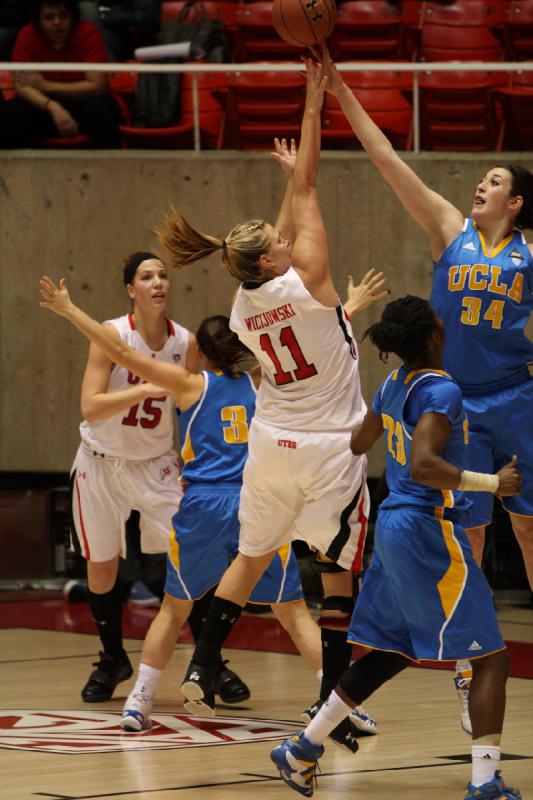2012-01-26 19:26:56 ** Basketball, Damenbasketball, Michelle Plouffe, Taryn Wicijowski, UCLA, Utah Utes ** 