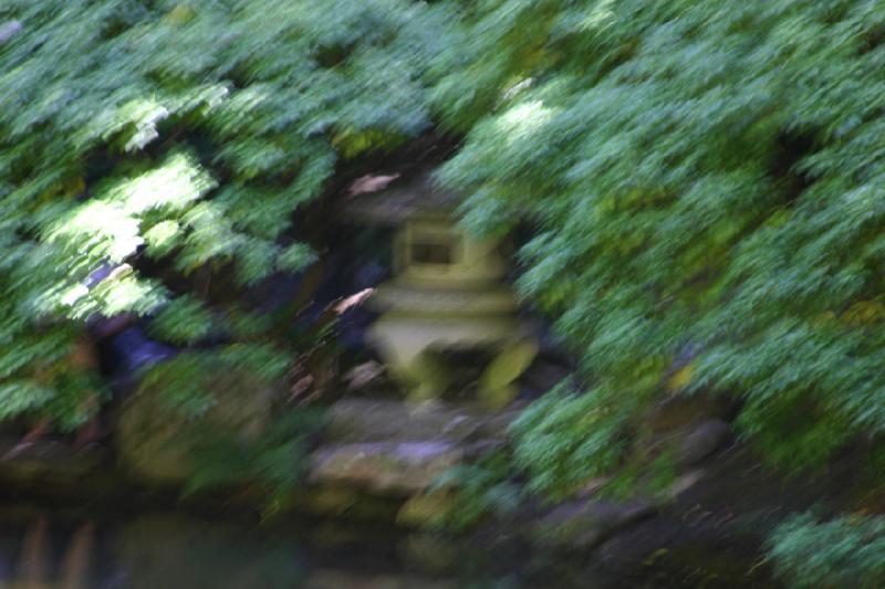 2007-09-02 13:39:06 ** Portland ** Very shaky picture of a lamp at the pond.