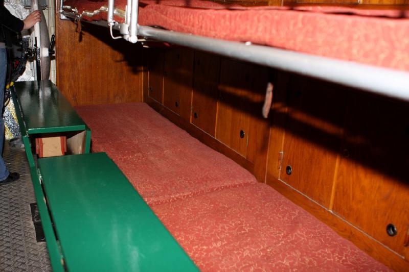 2010-04-07 12:01:10 ** Germany, Laboe, Submarines, Type VII, U 995 ** Bunks and the tables right in front.