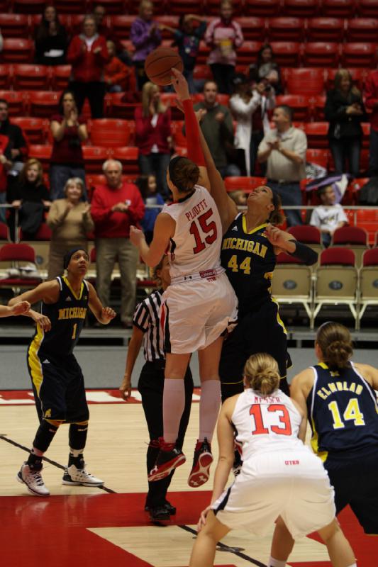 2012-11-16 16:30:42 ** Basketball, Damenbasketball, Michelle Plouffe, Michigan, Rachel Messer, Utah Utes ** 