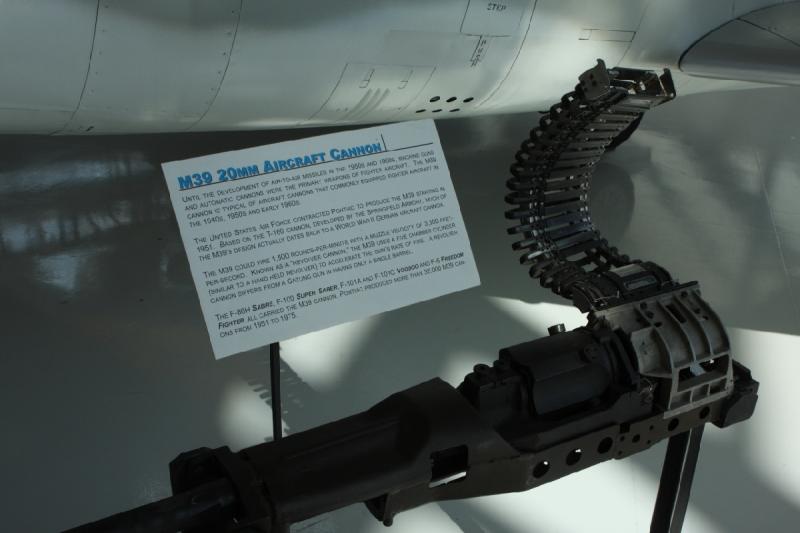 2011-03-26 15:22:30 ** Evergreen Luft- und Raumfahrtmuseum ** Die M39 20mm Flugzeug-Kanone.